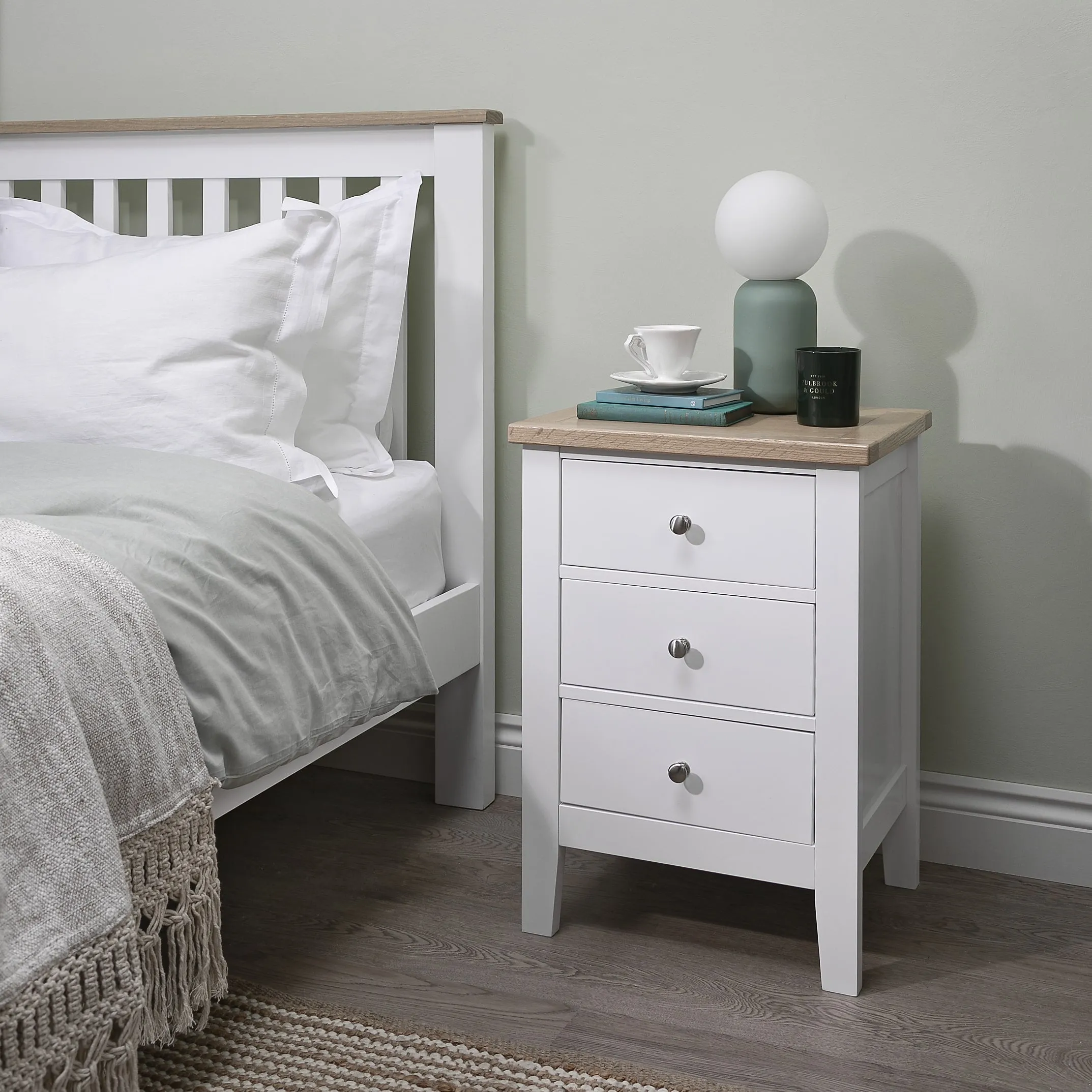 Leines 3 Drawer Bedside Chest in Classic White & Oak