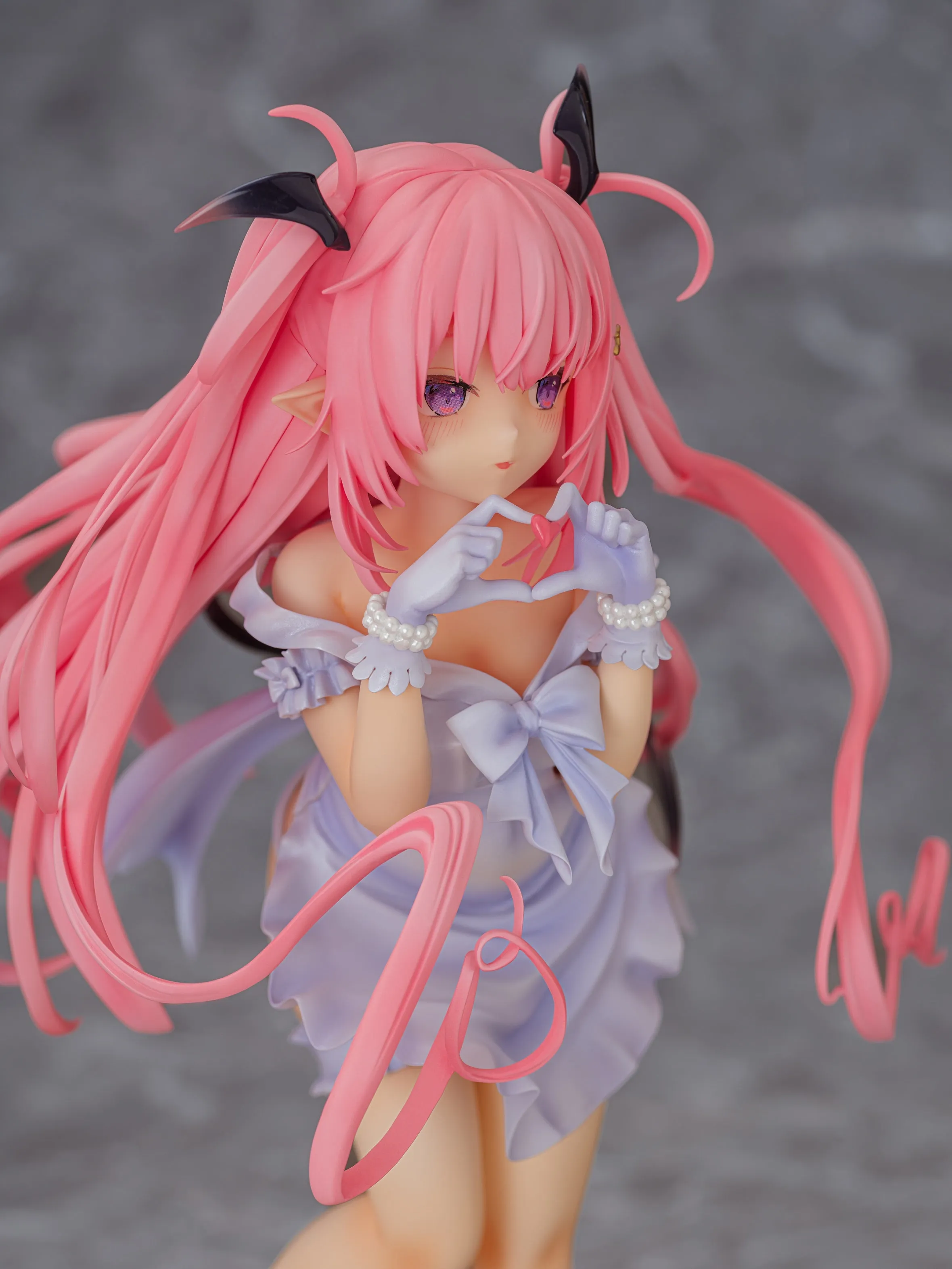 Tamano Kedama Succubas Rurumu Valentine ver. 1/6 Scale Figure