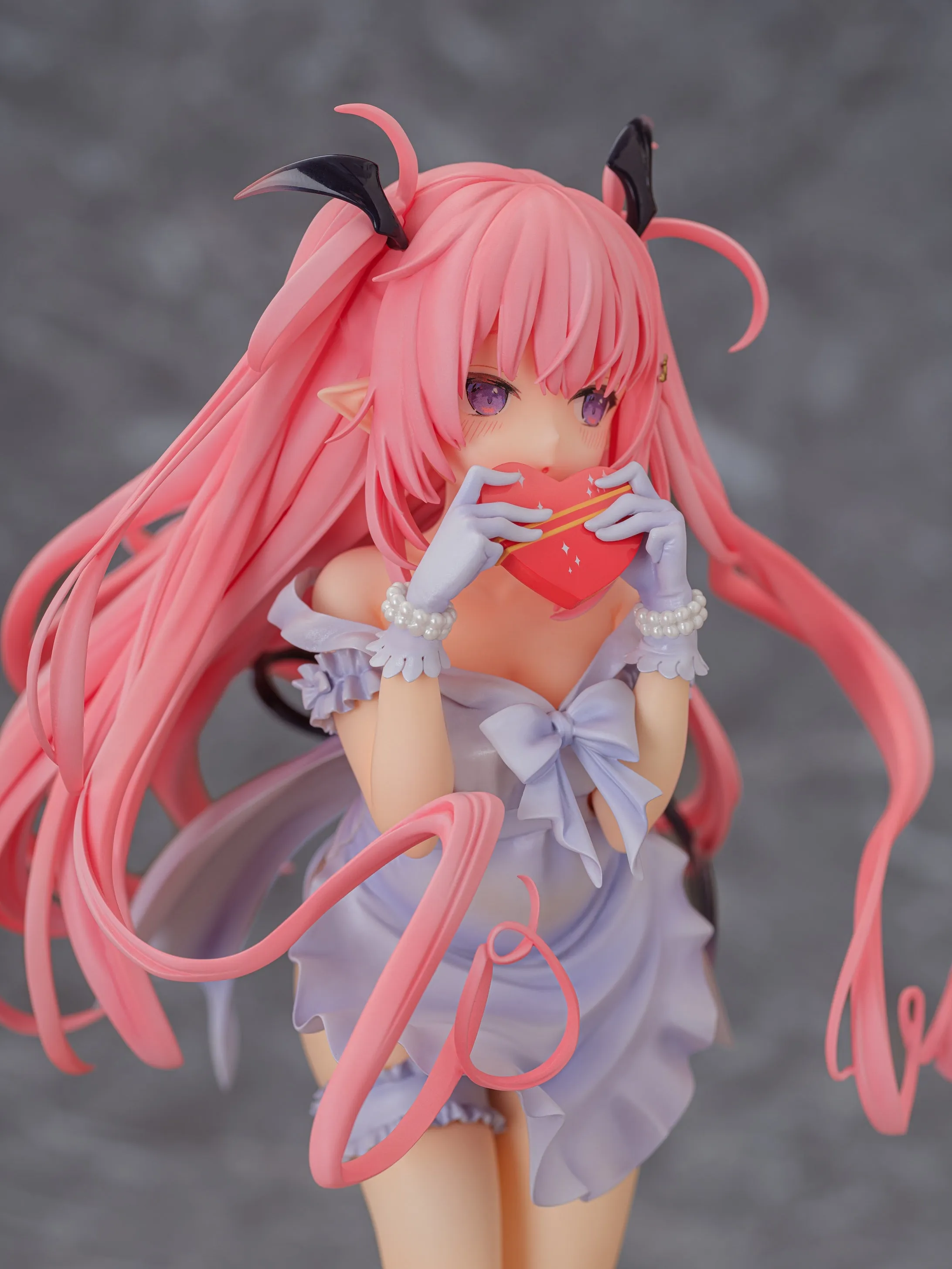 Tamano Kedama Succubas Rurumu Valentine ver. 1/6 Scale Figure