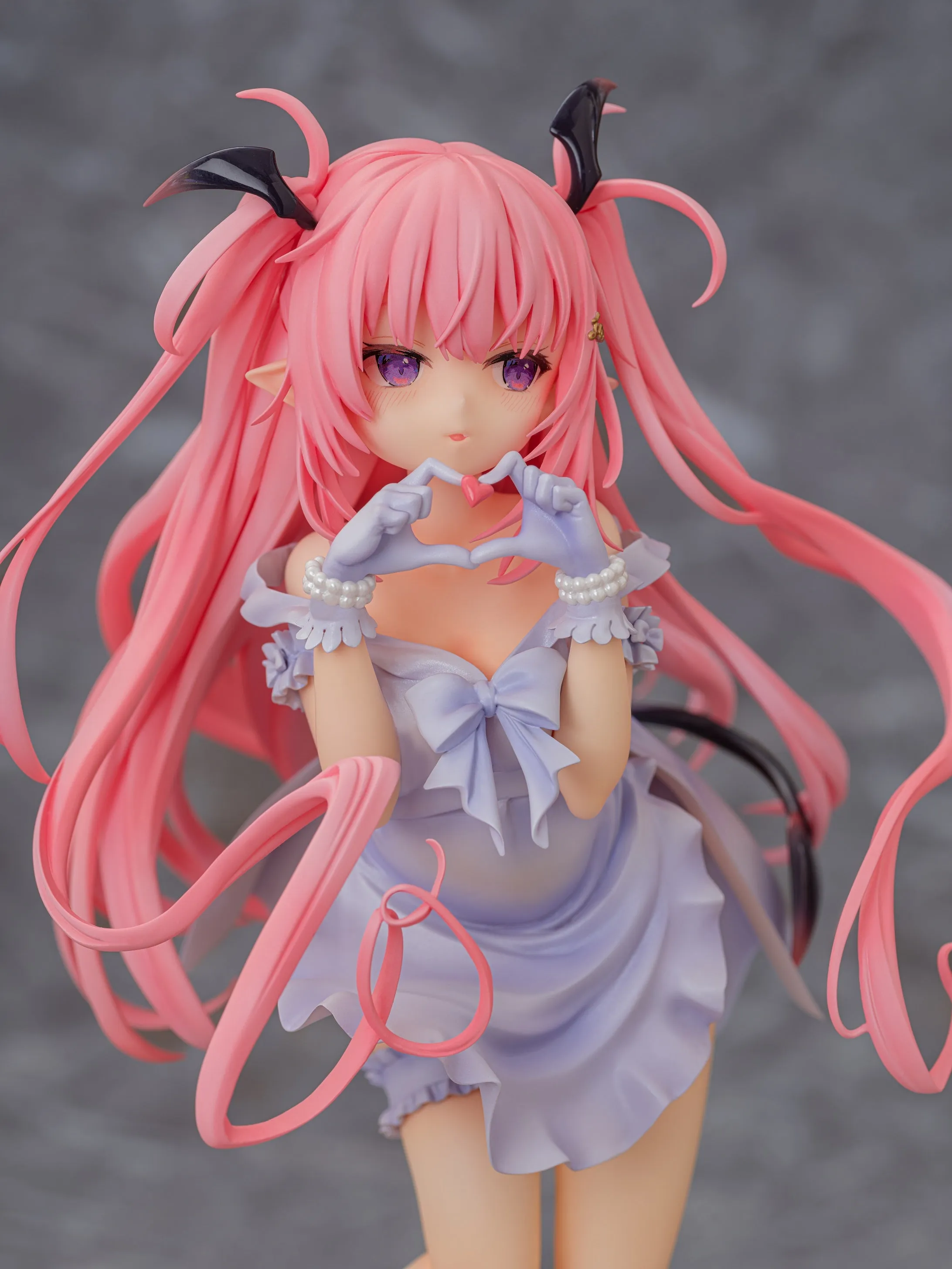 Tamano Kedama Succubas Rurumu Valentine ver. 1/6 Scale Figure